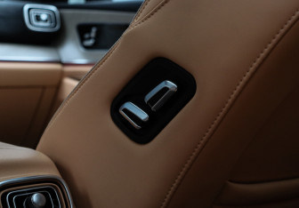 Подержанный автомобиль Jaecoo J8 2024 года (10 фото)