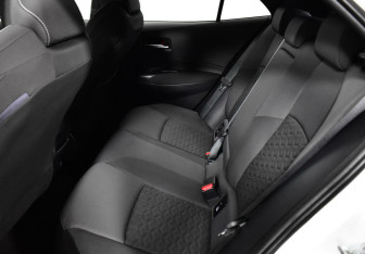 Подержанный автомобиль Toyota Corolla Hatchback 2019 года (9 фото)