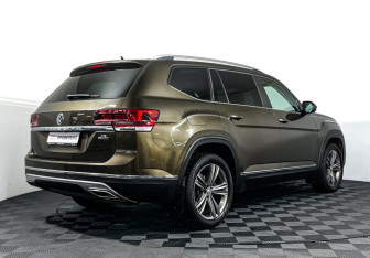 Подержанный автомобиль Volkswagen Teramont 2019 года (5 фото)