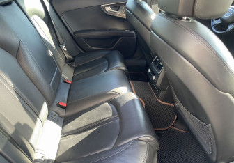 Подержанный автомобиль Audi A7 2011 года (11 фото)