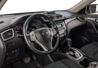 Подержанный автомобиль Nissan X-Trail 2017 года (15 фото)