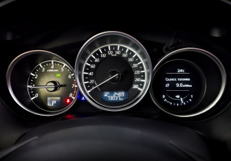 Подержанный автомобиль Mazda CX-5 2016 года (13 фото)