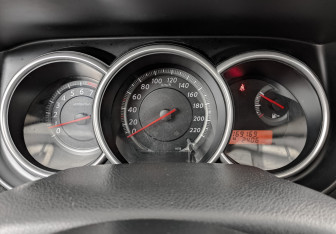 Подержанный автомобиль Nissan Tiida Sedan 2012 года (16 фото)