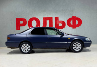 Подержанный автомобиль Toyota Camry Sedan 1998 года (4 фото)