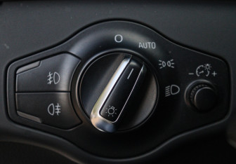 Подержанный автомобиль Audi A4 Sedan 2012 года (15 фото)