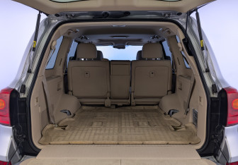 Подержанный автомобиль Toyota Land Cruiser Suv 2013 года (10 фото)