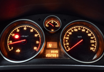 Подержанный автомобиль Opel Zafira Compactvan 2010 года (13 фото)