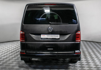 Подержанный автомобиль Volkswagen Multivan 2016 года (6 фото)