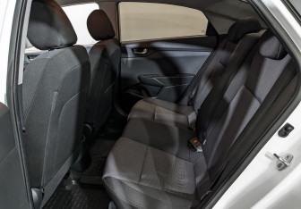 Подержанный автомобиль Hyundai Solaris Sedan 2020 года (17 фото)