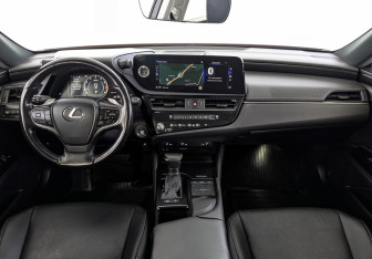Подержанный автомобиль Lexus ES 2021 года (14 фото)