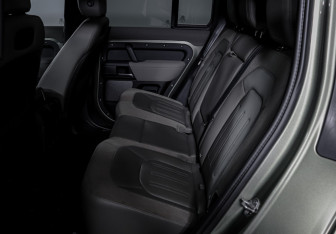 Подержанный автомобиль Land Rover Defender Suv 2020 года (10 фото)