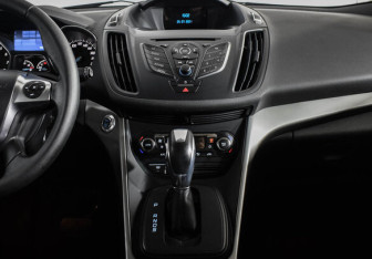 Подержанный автомобиль Ford Kuga 2014 года (6 фото)