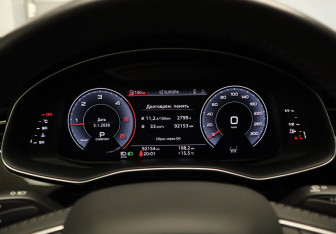 Подержанный автомобиль Audi Q8 2019 года (15 фото)