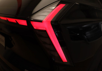 Подержанный автомобиль Geely Atlas 2024 года (28 фото)