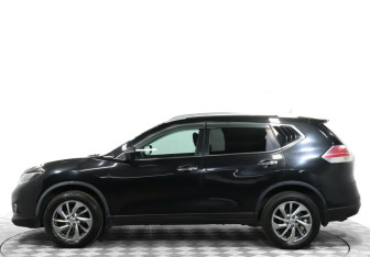 Подержанный автомобиль Nissan X-Trail 2015 года (3 фото)