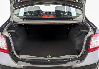 Подержанный автомобиль Renault Logan Sedan 2021 года (21 фото)