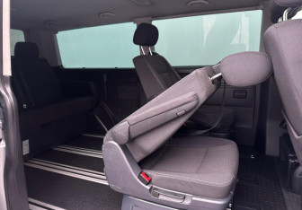 Подержанный автомобиль Volkswagen Multivan 2017 года (13 фото)
