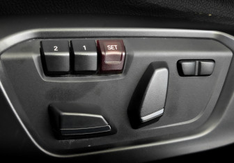 Подержанный автомобиль BMW X4 2016 года (21 фото)