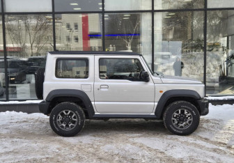 Подержанный автомобиль Suzuki Jimny 2020 года (4 фото)