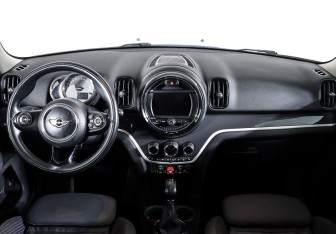 Подержанный автомобиль MINI Countryman 2017 года (13 фото)