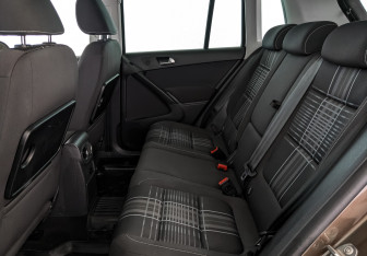 Подержанный автомобиль Volkswagen Tiguan 2015 года (18 фото)