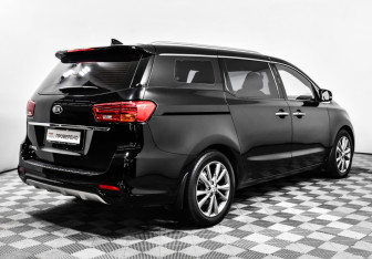 Подержанный автомобиль Kia Carnival 2019 года (5 фото)