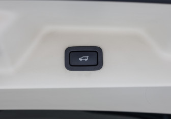 Подержанный автомобиль Land Rover Range Rover 2018 года (28 фото)