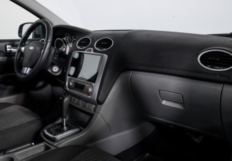 Подержанный автомобиль Ford Focus Wagon 2010 года (9 фото)