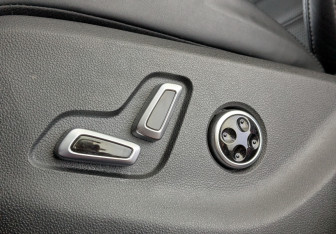 Подержанный автомобиль BAIC BJ40 2023 года (21 фото)