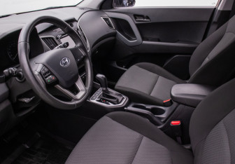 Подержанный автомобиль Hyundai Creta 2019 года (10 фото)