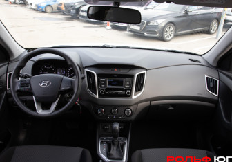 Подержанный автомобиль Hyundai Creta 2021 года (11 фото)