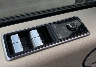 Подержанный автомобиль Land Rover Range Rover 2018 года (15 фото)