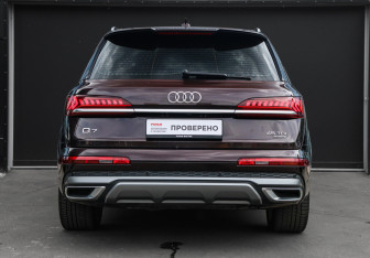 Подержанный автомобиль Audi Q7 2020 года (5 фото)