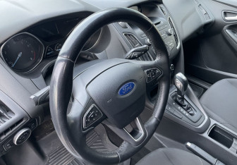 Подержанный автомобиль Ford Focus Hatchback 2016 года (14 фото)