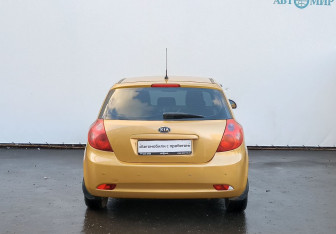 Подержанный автомобиль Kia Ceed Hatchback 2009 года (6 фото)