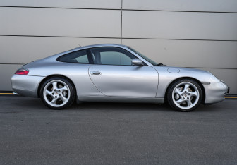Подержанный автомобиль Porsche 911 Coupe 1999 года (4 фото)