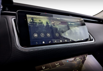Подержанный автомобиль Land Rover Range Rover Velar 2020 года (27 фото)