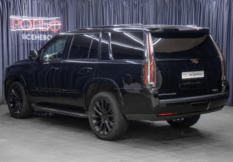 Подержанный автомобиль Cadillac Escalade Suv 2019 года (7 фото)