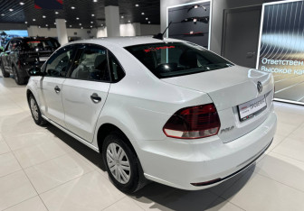 Подержанный автомобиль Volkswagen Polo Sedan 2018 года (6 фото)