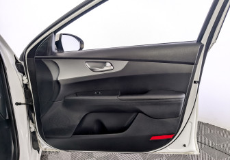 Подержанный автомобиль Kia Cerato Sedan 2020 года (24 фото)