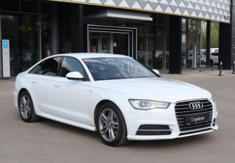 Подержанный автомобиль Audi A6 Sedan 2015 года (3 фото)