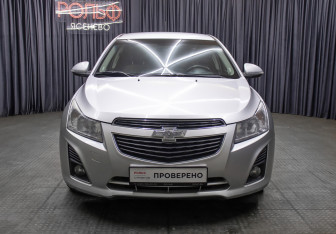 Подержанный автомобиль Chevrolet Cruze Sedan 2014 года (2 фото)