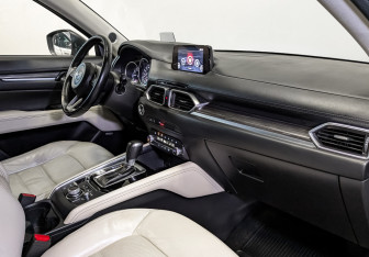 Подержанный автомобиль Mazda CX-5 2020 года (10 фото)