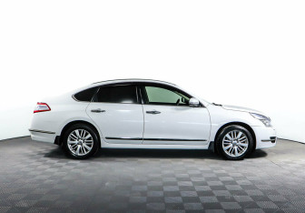 Подержанный автомобиль Nissan Teana 2013 года (4 фото)