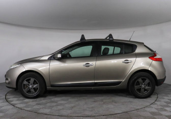 Подержанный автомобиль Renault Megane Hatchback 2012 года (8 фото)