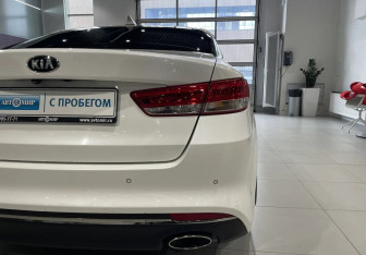 Подержанный автомобиль Kia Optima Sedan 2018 года (8 фото)