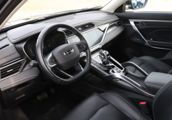 Подержанный автомобиль Geely Atlas Pro 2022 года (13 фото)
