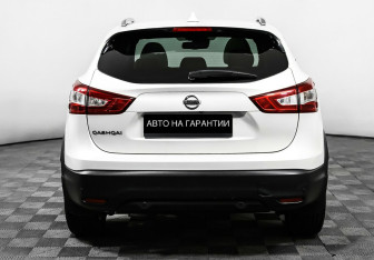 Подержанный автомобиль Nissan Qashqai 2018 года (6 фото)