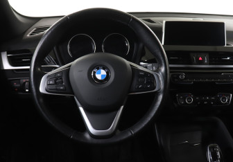 Подержанный автомобиль BMW X1 2022 года (18 фото)