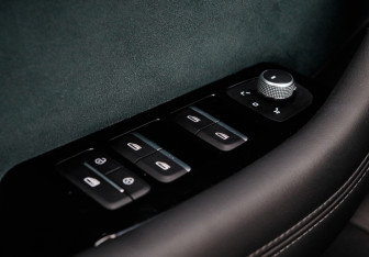 Подержанный автомобиль Geely Monjaro 2023 года (23 фото)